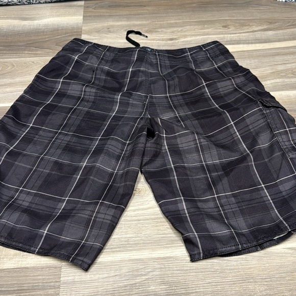 O'Neill Black Board Shorts size 32 - Picture 6 of 6